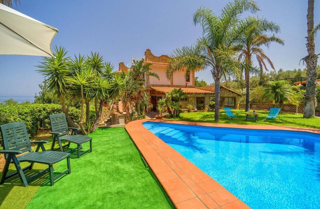 Awesome home in Trabia with WiFi