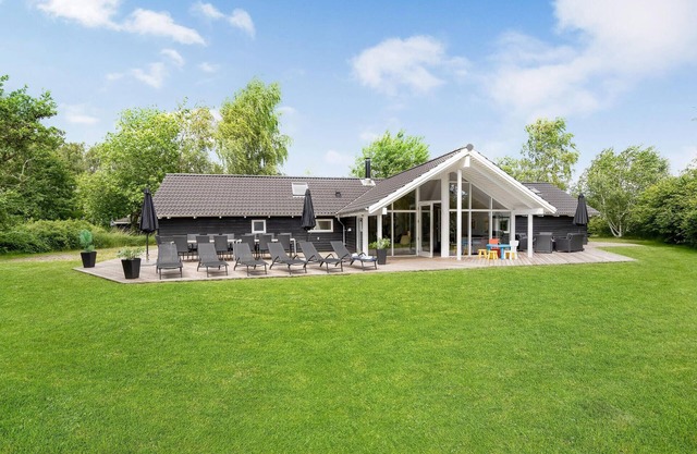 Awesome home in Væggerløse with sauna