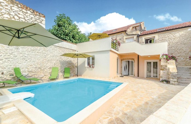 Awesome Home In Zadar With 3 Bedrooms, Wifi And Sauna