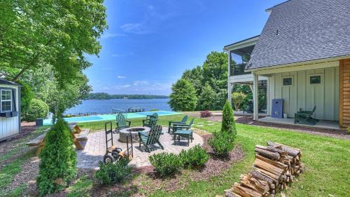 Azalea Retreat - The Cottage by AvantStay Pool
