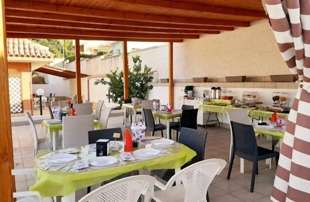 B&B Villa Matari: Double/Double Room with Single Beds