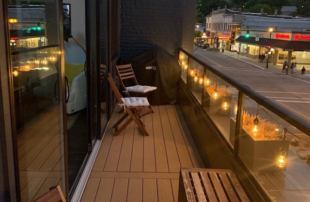 Baker Street Central - Balcony with amazing Street View