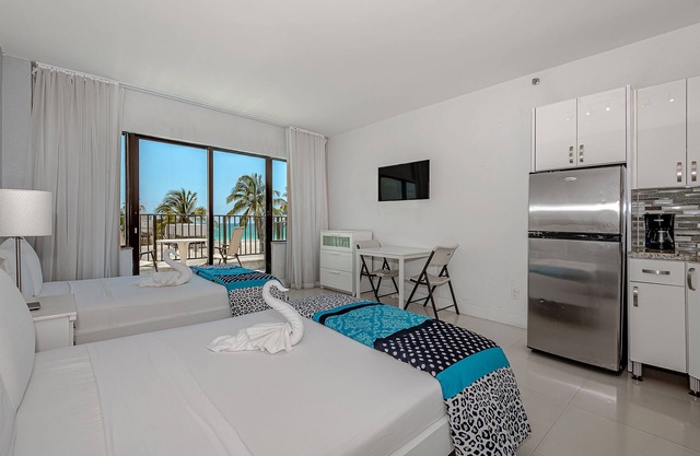 Balcony and sea view
