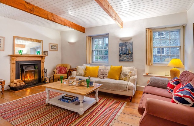Ball Cottage - Four Bedroom House, Sleeps 6