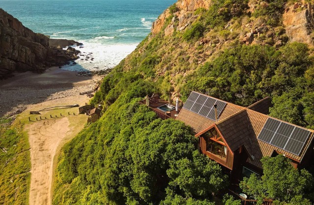 Ballots Bay Treehouse