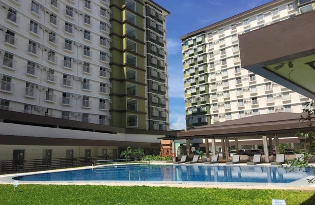 Bamboo Bay Condominium near UC Med & Chong Hua Hospital, CDU School, SM Mall, Ayala Mall and IT Park - studio condo unit