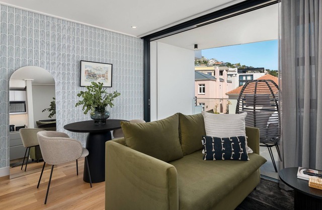 Bantry Bay Luxury Apartment with Ocean Views