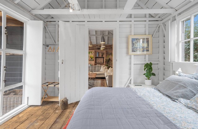 Barn Escape by Mountains & Wine
