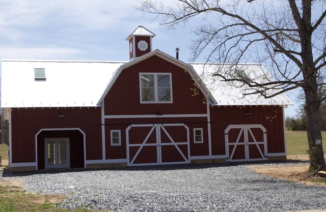 Barn Stay on Working Farm in VA Wine Country, 30 min from UVA