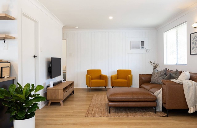 Barney's Beach House - A Haven of Comfort and Style