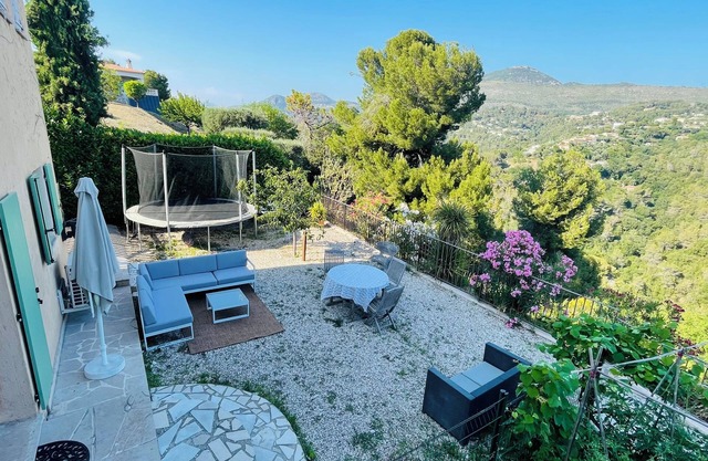 Bas de Villa Avec Terrasse Dans la Nature à Seulement 15 mns de Nice