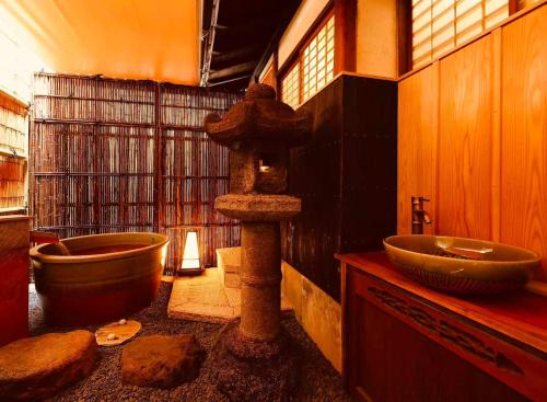 Basara Kinmokusei Kyoto Machiya with 2 Gardens, Hinoki Sauna and Semi-Open-Air Bath