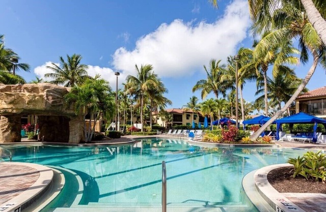 Bay Bungalow at Naples Bay Resort