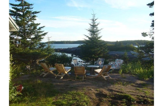 Bay of Fundy Seaside Cottage
