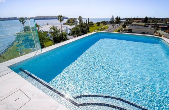 Bay View 2-Bedroom Apartment with BBQ