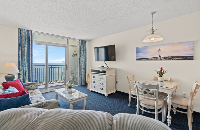 Bay Watch 1517-1BR/1BA Oceanfront Condo in North Myrtle Beach