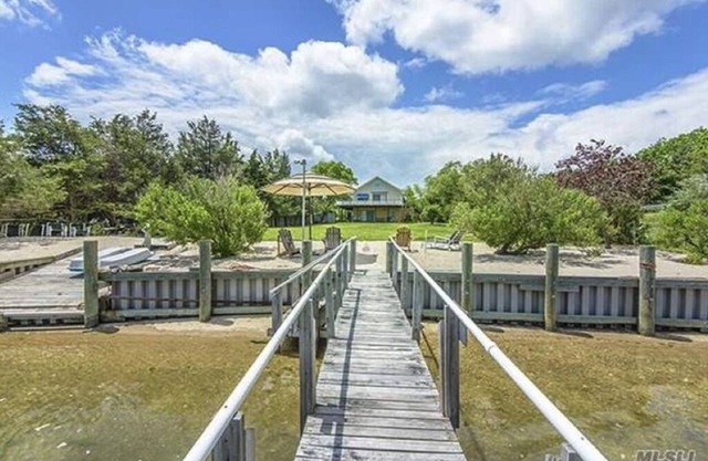 Bayfront Vacation Home in Southold, 5 Bedrooms