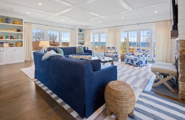Bayside Bliss - Luxury Waterfront Home in Brewster with Private Beach