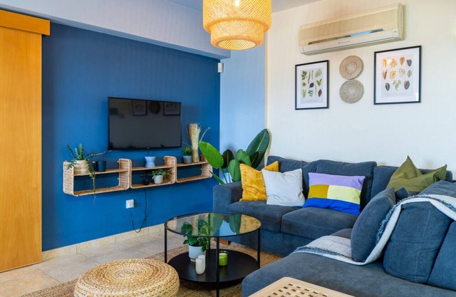 Bayview 2-BR Apartment in Larnaca
