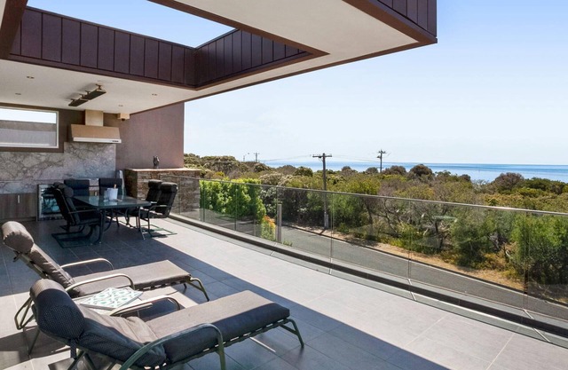 Bayview - Stunning Bay Views
