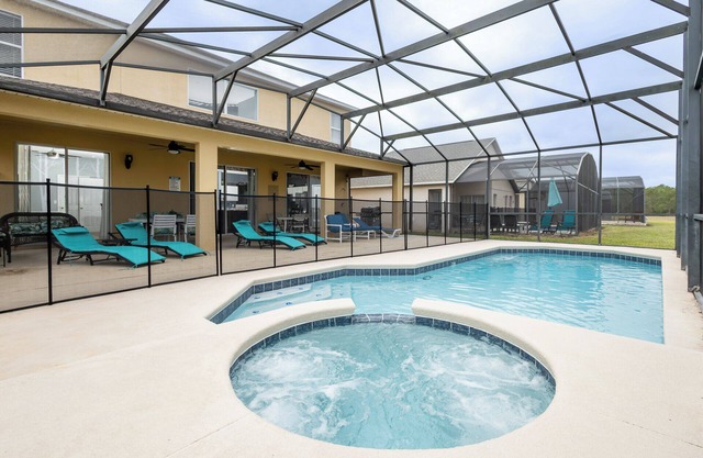 Be Our Guest at Emerald Island – Grand Stay for 19 w/Private Pool & Game Room!