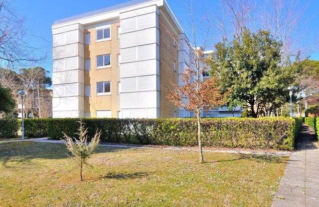 Beautiful apartment for 4 guests with A/C, TV, pets allowed and parking