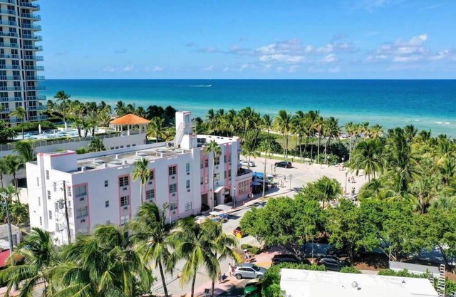 Beach Bae, Bright Studio, Steps to the Ocean