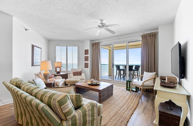 🌊Beach Colony Tower 8B-Beachfront-Large Terrace-Amazing Views🌊