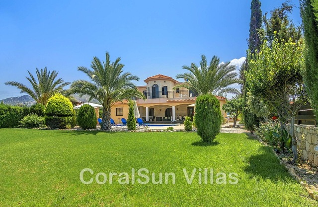 Beach front luxury villa, Wonderful garden, Enormous private pool,Fantastic area