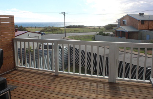 Beach House Serenity - family friendly, beautiful ocean views, NO PARTIES