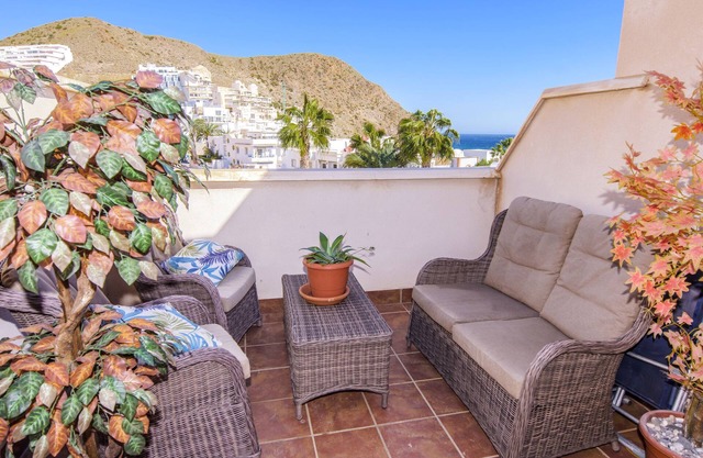 Beach House Millares