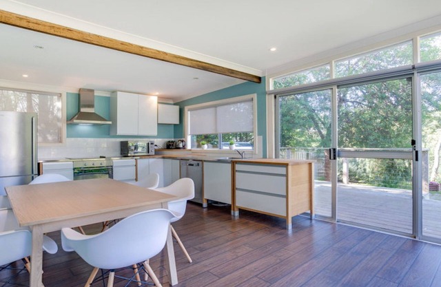 BEACH RETREAT - Shoreham
