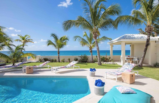Beach Secrets 3BR in Beacon Hill by Personal Villas - Modern Oceanfront Villa