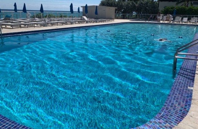 Beach Studio in Sunny Isles - amazing pool - beach & city view - private balcony