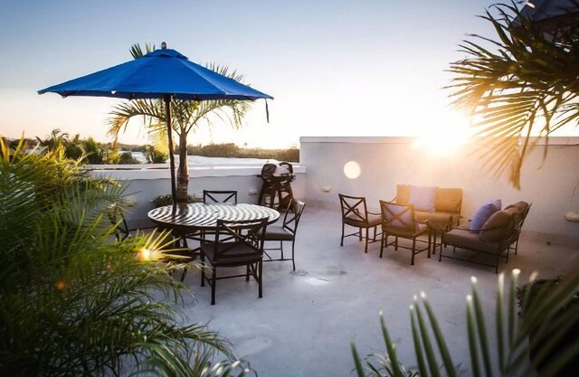 Beach Villa. Walk to the beach 1min. Close to famous Broadwalk. Terrace renewed