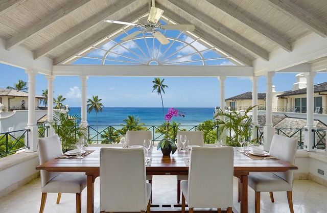 Beachfront 2 bedroom apartment with great views of the Caribbean Sea