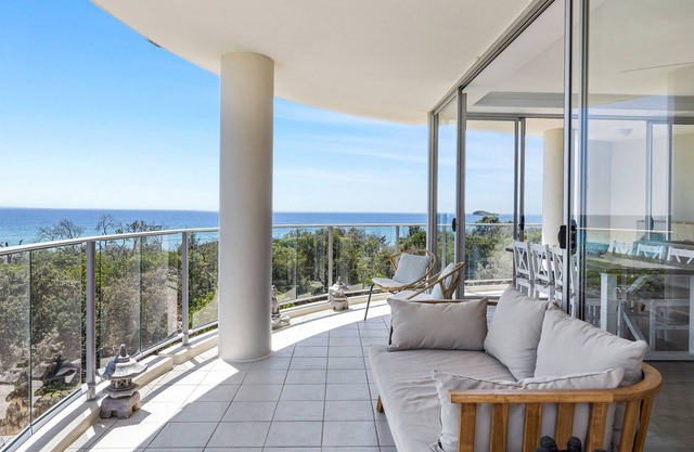 Beachfront 3-Bed Resort with Stunning Ocean Views
