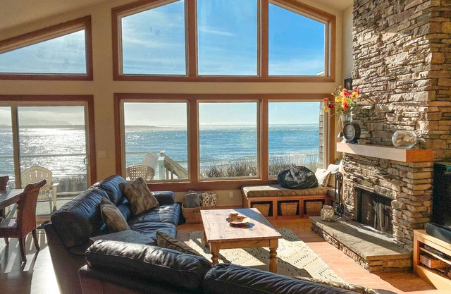 Beachfront! Beautiful home with amazing views!