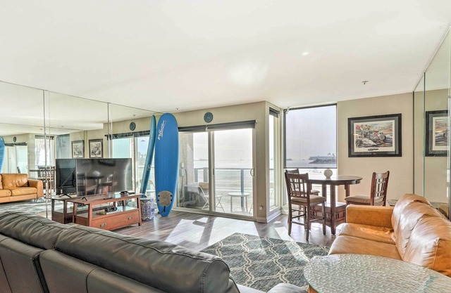 Beachfront Condo w/ Community Pool & Hot Tub