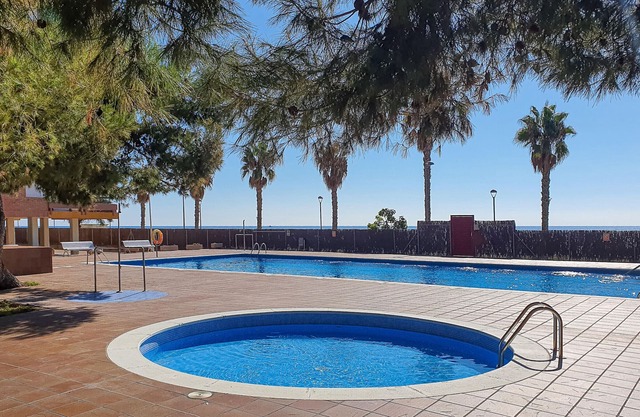 Beachfront Duplex for 8 with Pool, Parking, WiFi, A/C in Torredembarra