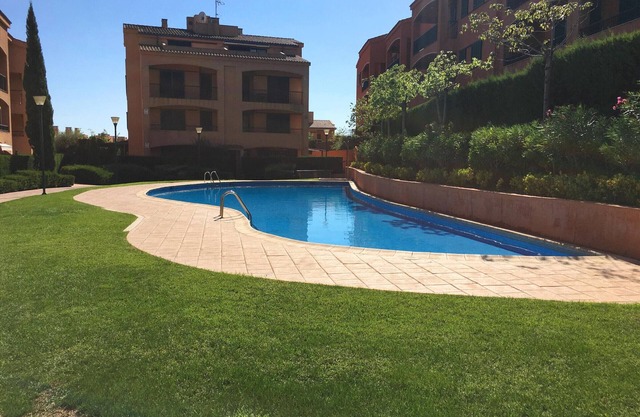 Beachside Apt: Pool, AC, Terrace, 300m to Calafató Beach, Free Parking