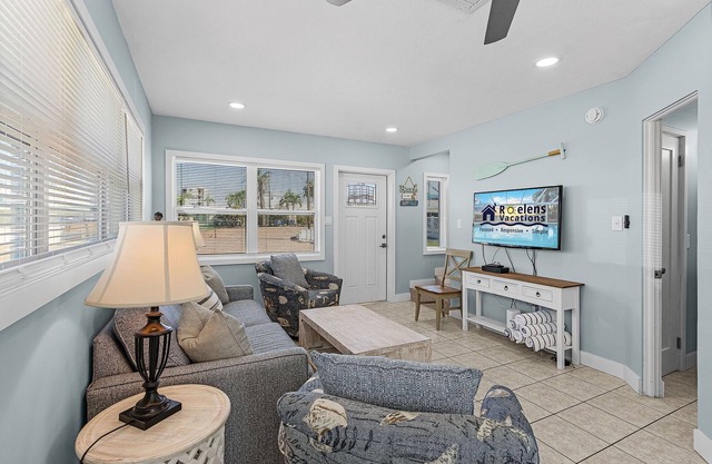 Beachside Escape for 6 with Pool & Direct Sand Access – Aloha Kai #49