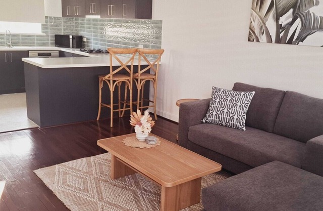 Beachside Homely Flat in Rockingham