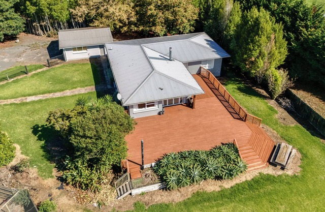 Beachview Bliss - Clarks Beach Holiday Home