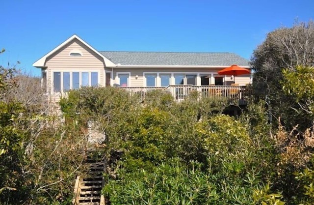 Beacon's Reach Oceanfront 4BD/4.5BA w/elevator. Hot Tub, Pools & Tennis Courts