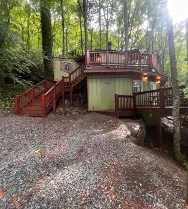 Bear Lodge Inn - Banner Elk Peaceful & Cozy Cabin Retreat