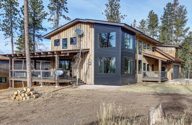 Bearded Wonder | 4 Bed, 2 Bath