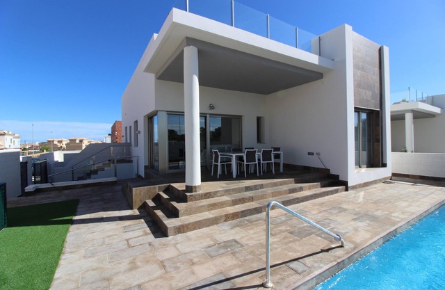 BEAUTIFUL NEW HYPER MODERN HOUSE 3 BEDROOMS WITH POOL 8M TO 4MN FROM THE SEA