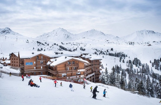 Beau T6 accès direct aux pistes | Piscine et sauna