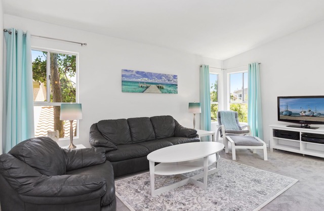 Beautiful, Bright Condo In Dana Point, walk to beach - STR24-0004